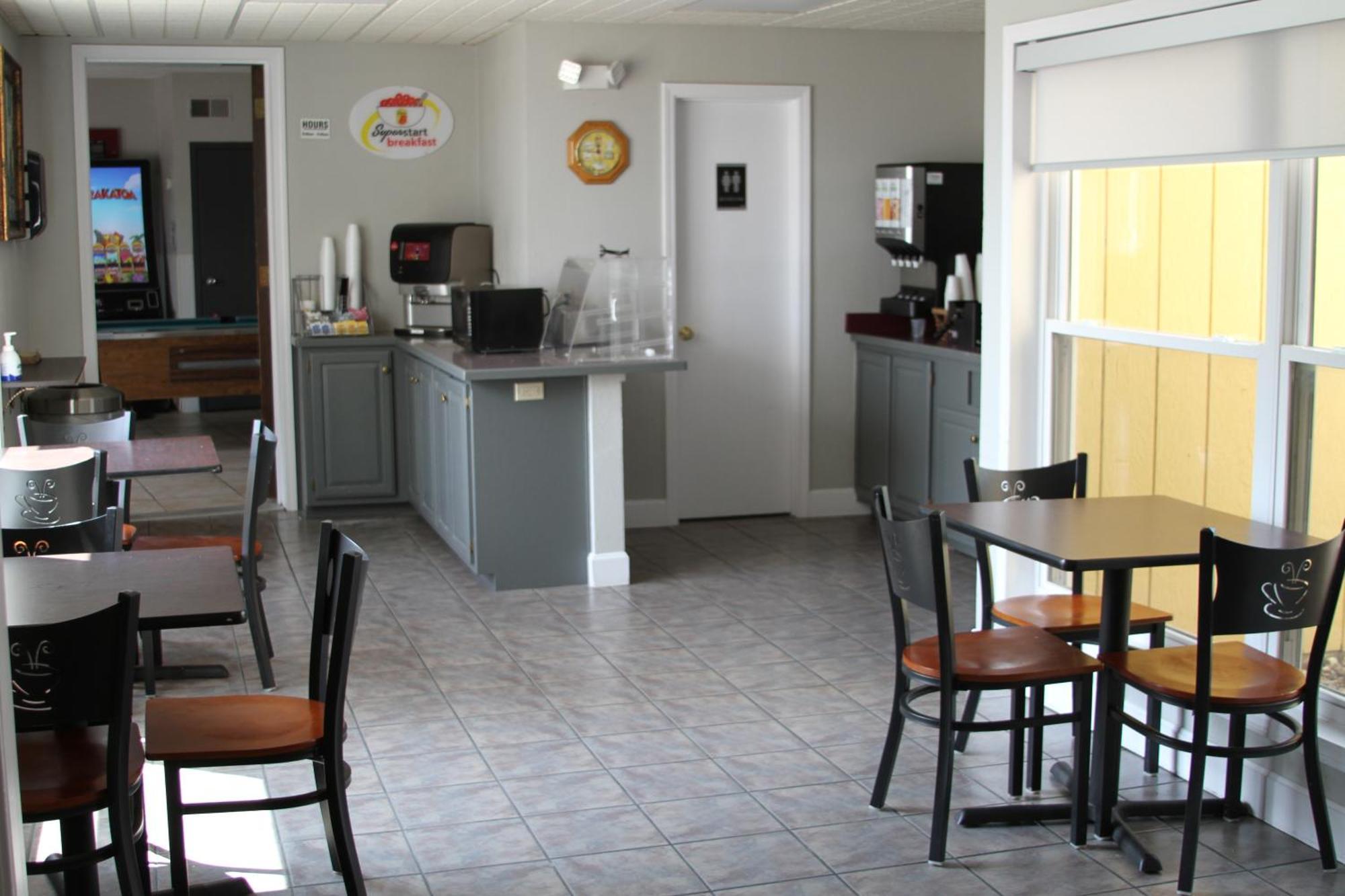 Super 8 By Wyndham Higginsville エクステリア 写真