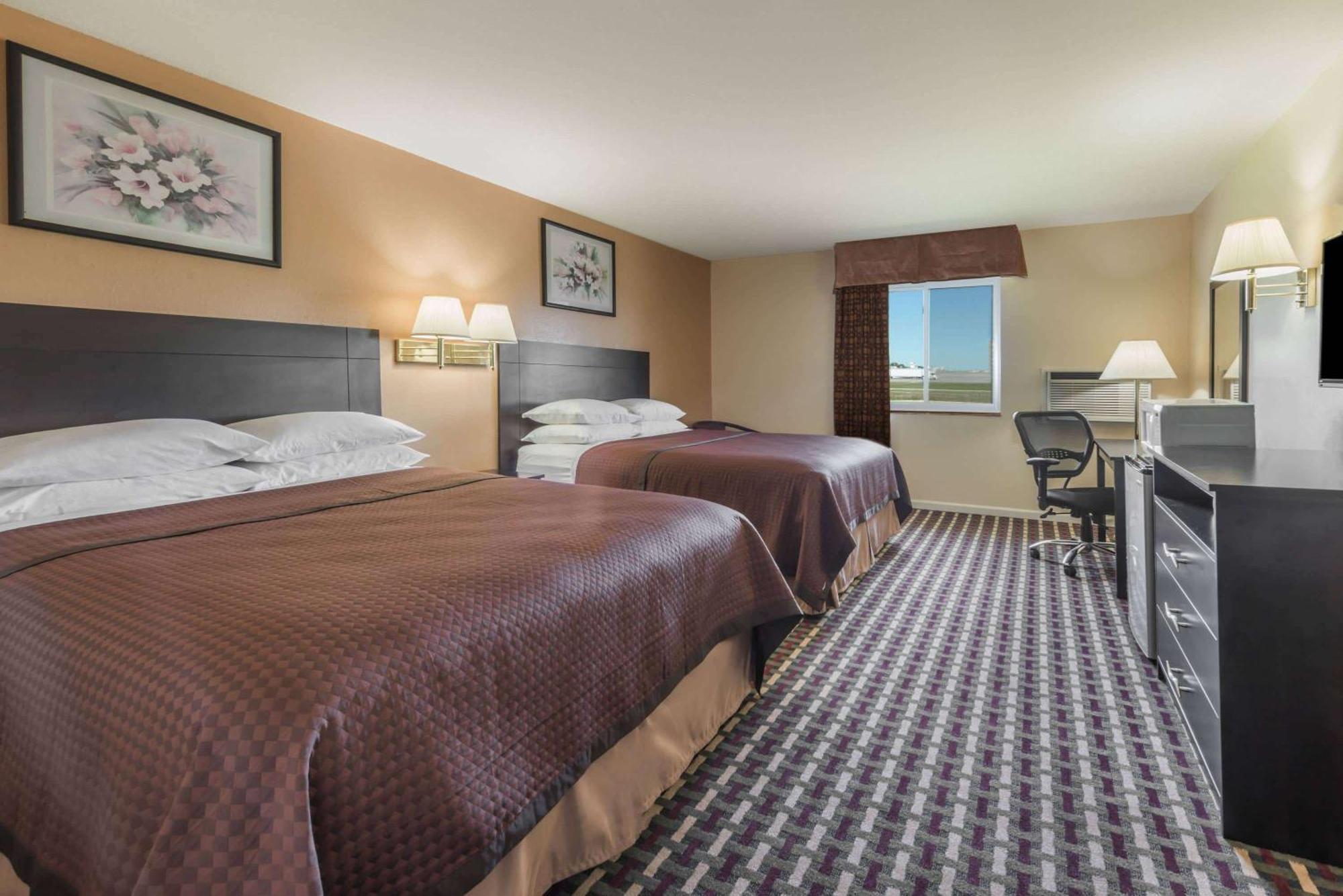 Super 8 By Wyndham Higginsville エクステリア 写真